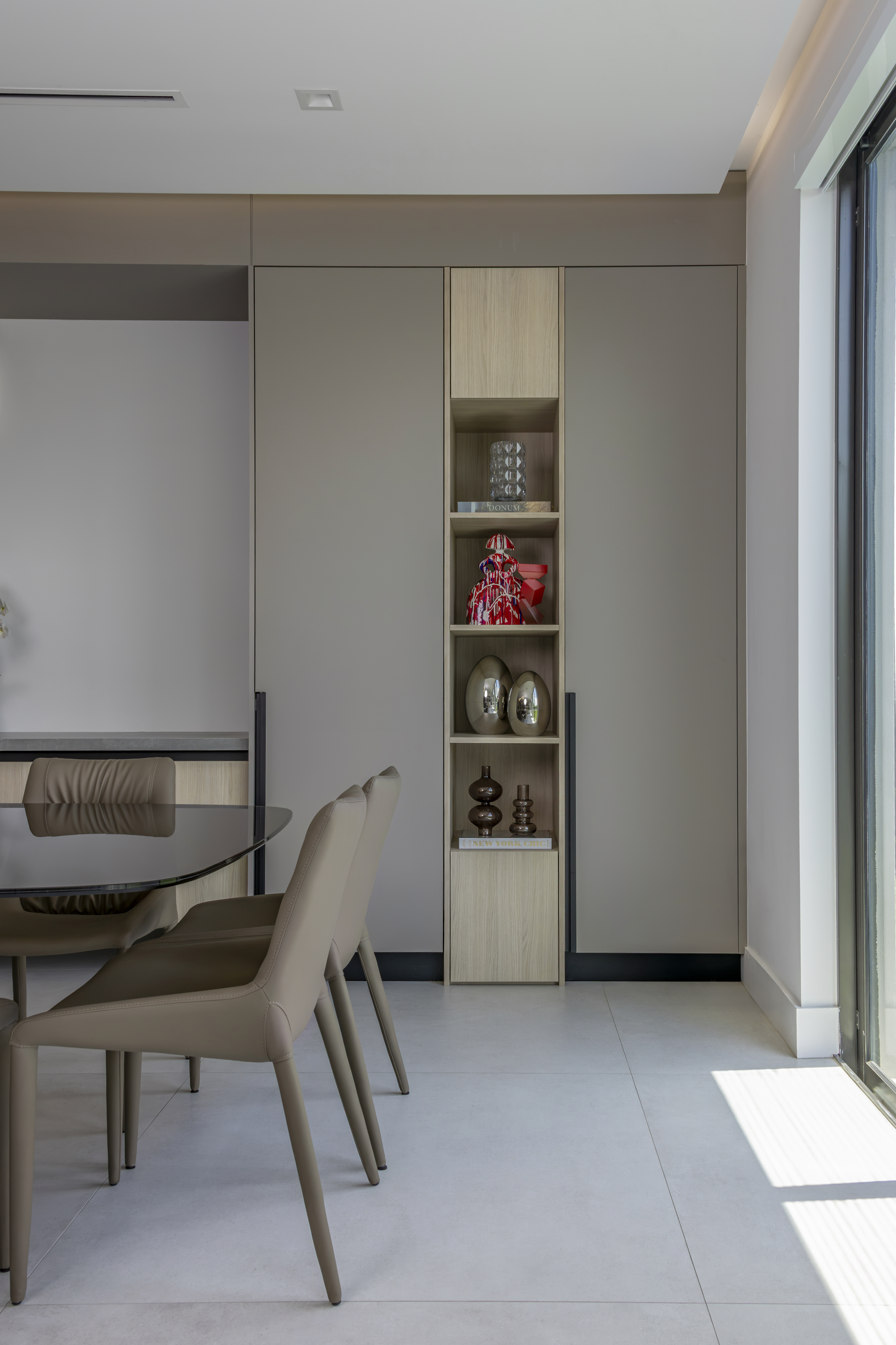 Dining room — built-in shelving and cabinetry