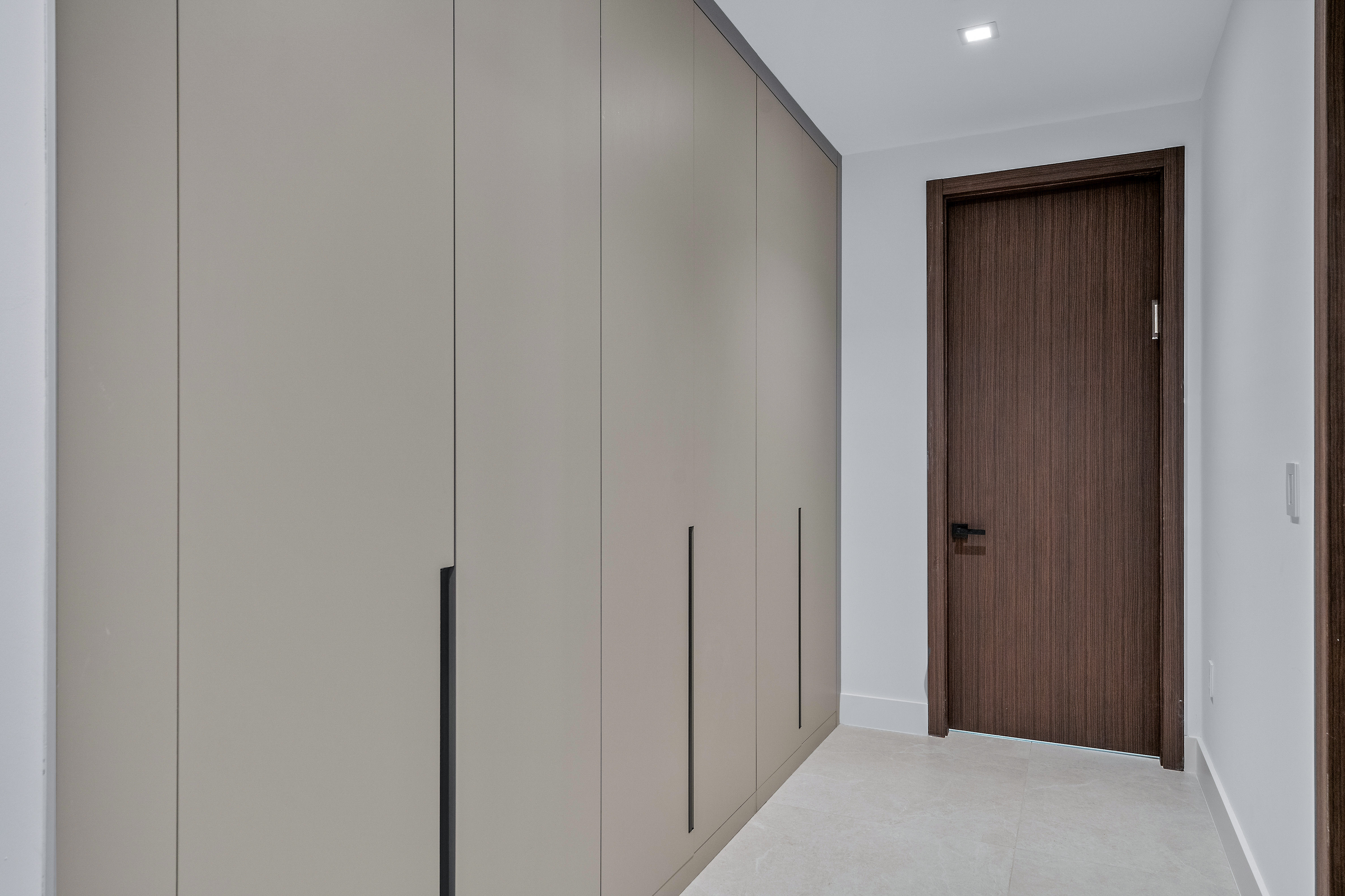 Wardrobe hallway