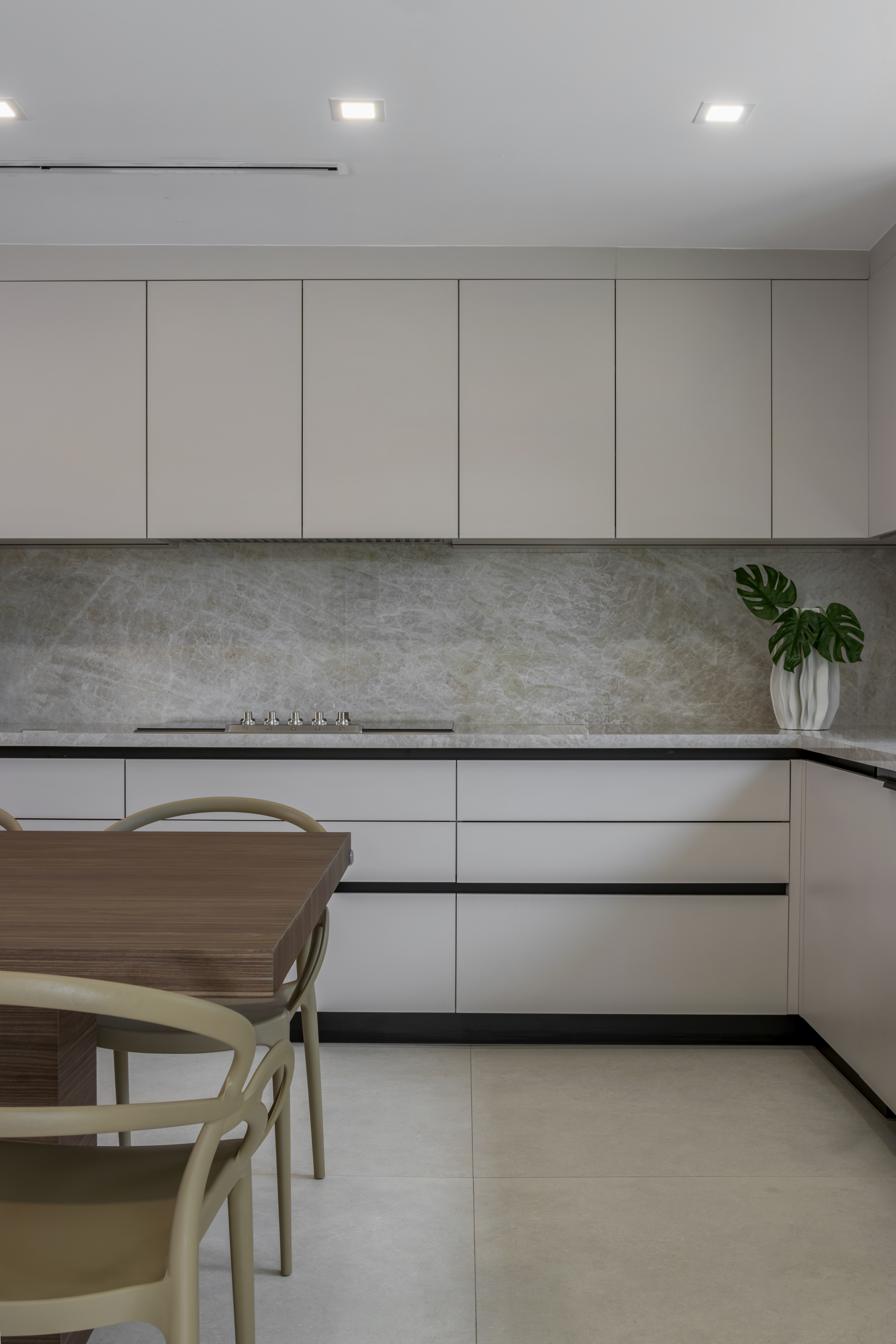 Kitchen full view
