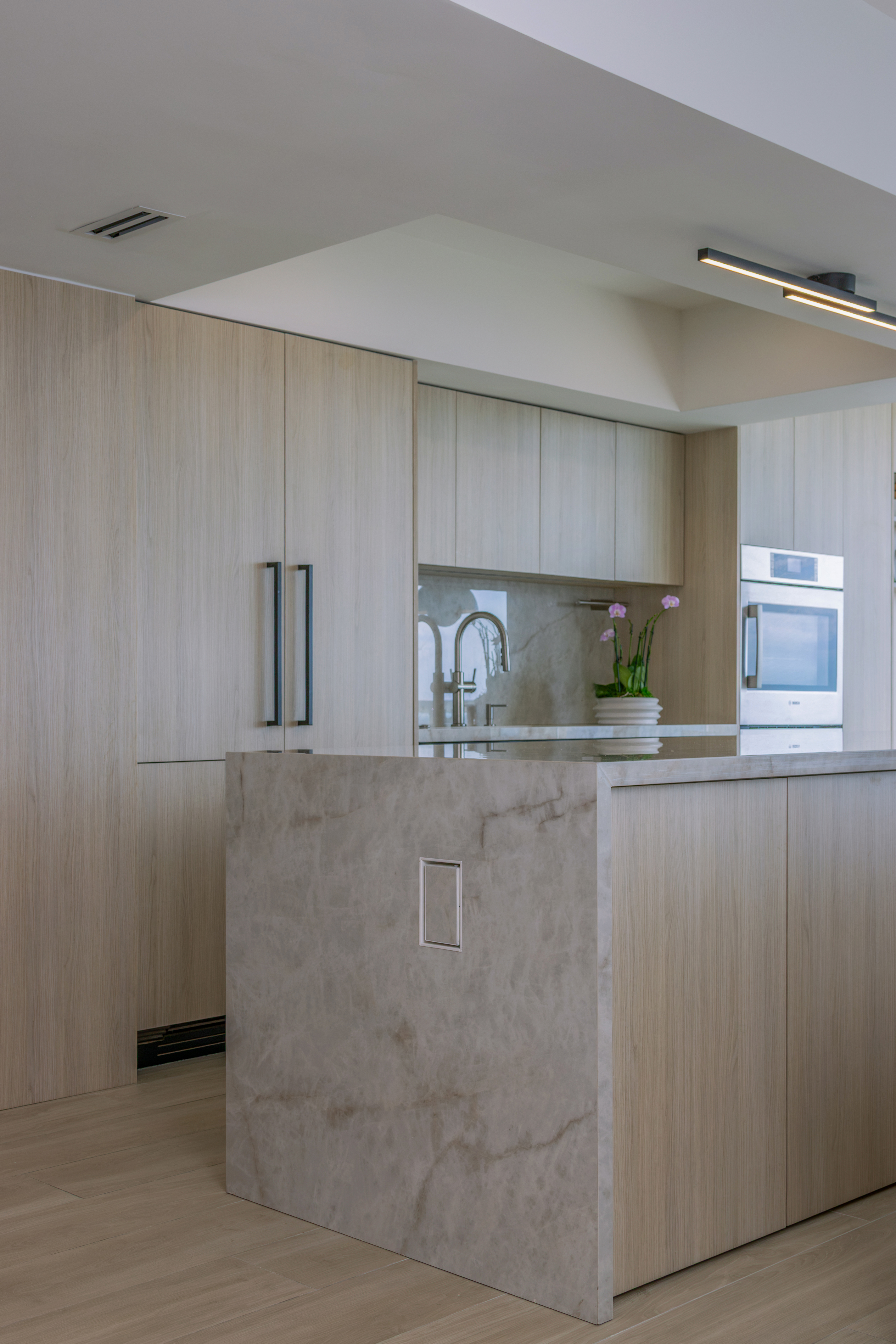 Kitchen island detail
